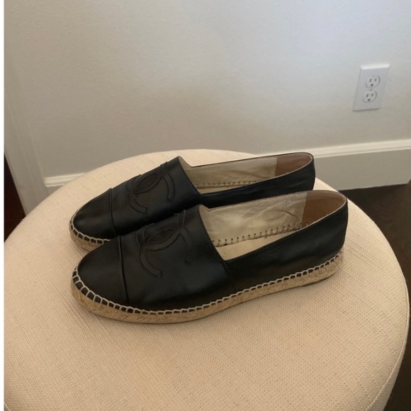 Chanel Espadrilles great condition, size 38 comes with box Guaranteed Authentic. - Picture 3 of 5